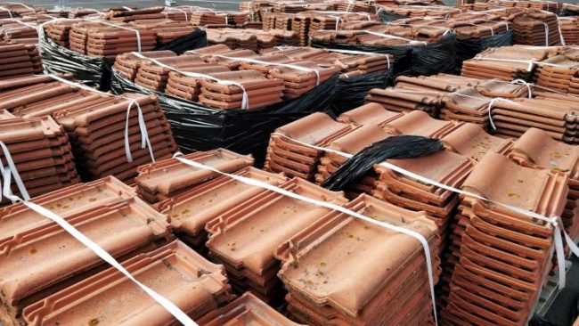 image de palette de tuile empilée