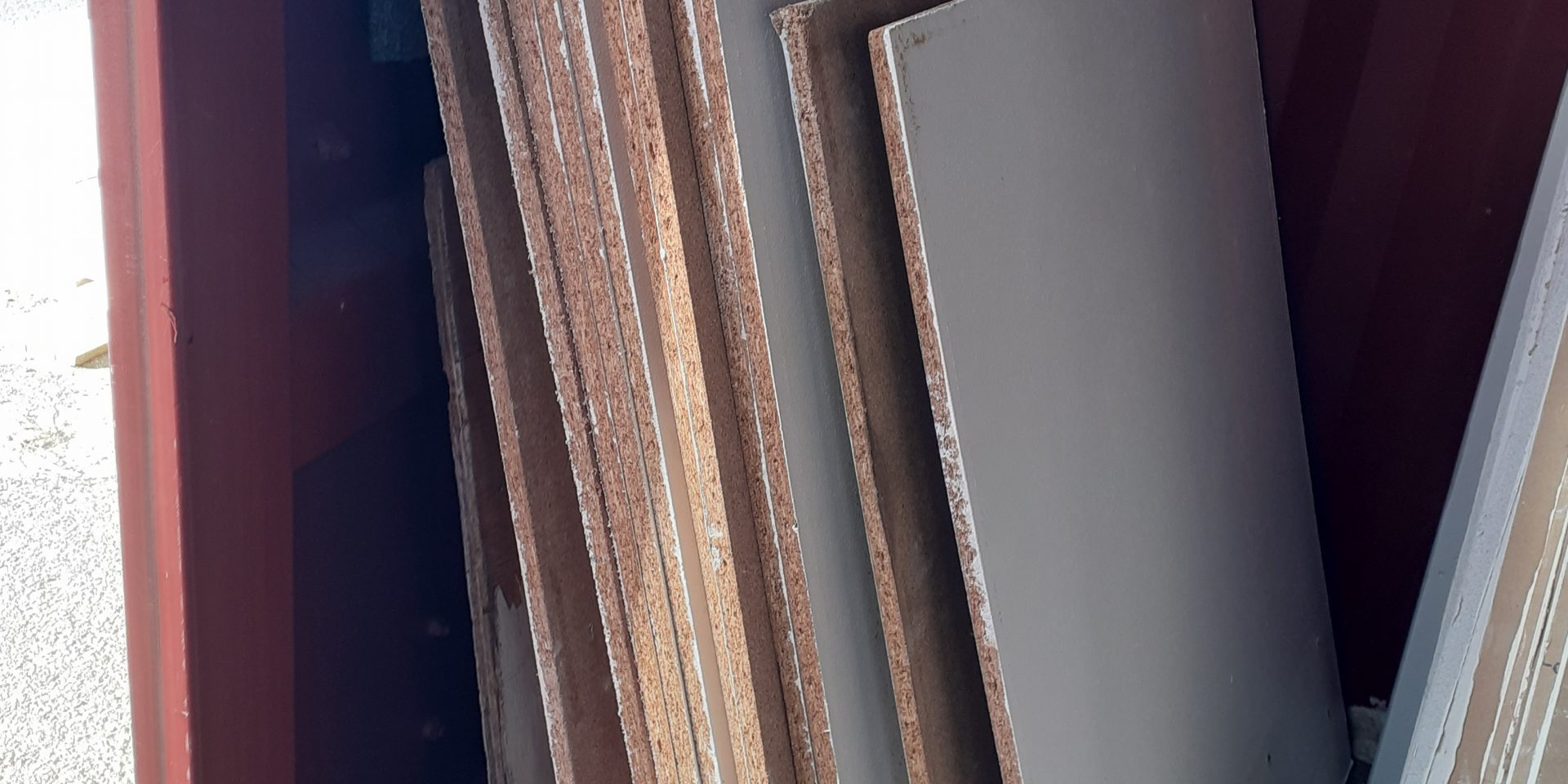 PEINDRE UN PANNEAU AGGLOMERE BRUT visual data 5